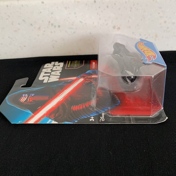 2014 Mattel Hot Wheels Disney Star Wars Kylo Ren Car - Picture 6 of 10